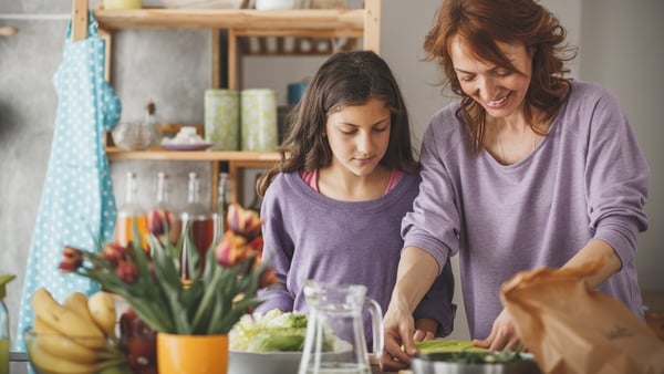 Practical tips for parents on how to plan school lunches that are focused on their children's needs while avoiding food waste.