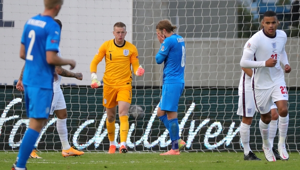 Le penalty tardif de Sterling aide l'Angleterre à remporter la victoire
- Foot 2020 Le penalty tardif de Sterling aide l'Angleterre à remporter la victoire
- Foot 2020