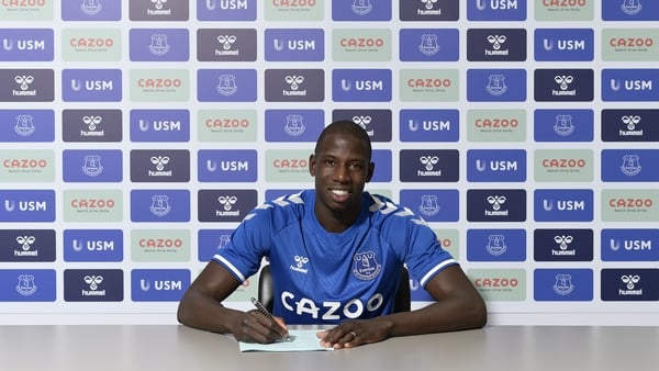 Abdoulaye Doucoure signs on the dotted line