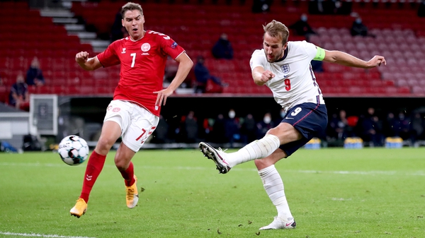 Harry Kane (R) went closest for England