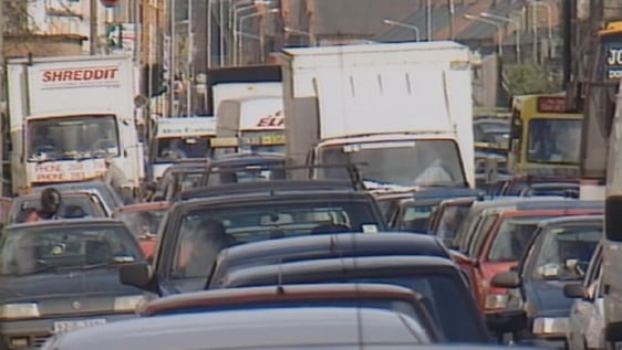 Traffic in Dublin city centre (2000)