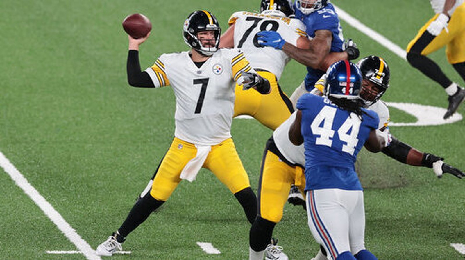 Steelers win season opener 26-16 over Giants