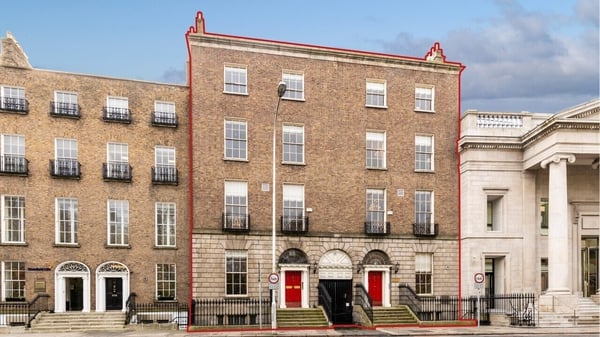 92 and 93 St Stephen's Green comprise two interconnected period structures