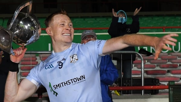 Na Piarsaigh captain William O'Donoghue lifts the Daly Cup