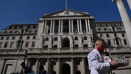 The Bank of England left its bond-buying programme at £895 billion today