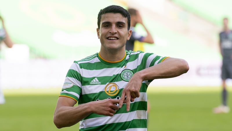 Celtic ease past Hibs to stay in Rangers' slipstream