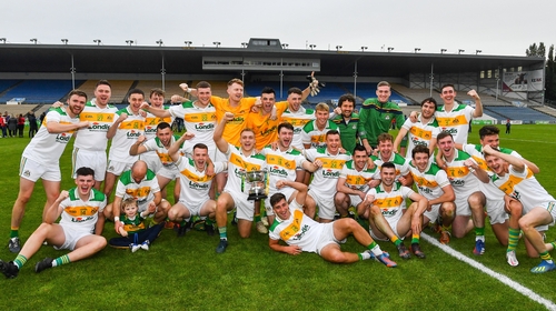 The Clonmel Commercials captain Jamie Peters and his team mates with the O'Dwyer Cup