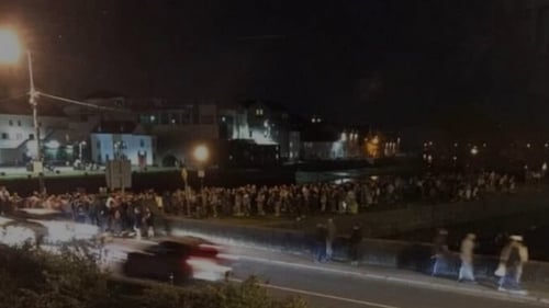 An image circulated on social media of hundreds of people gathering in Galway city last night (Pic: Twitter/Eddie Hoare)