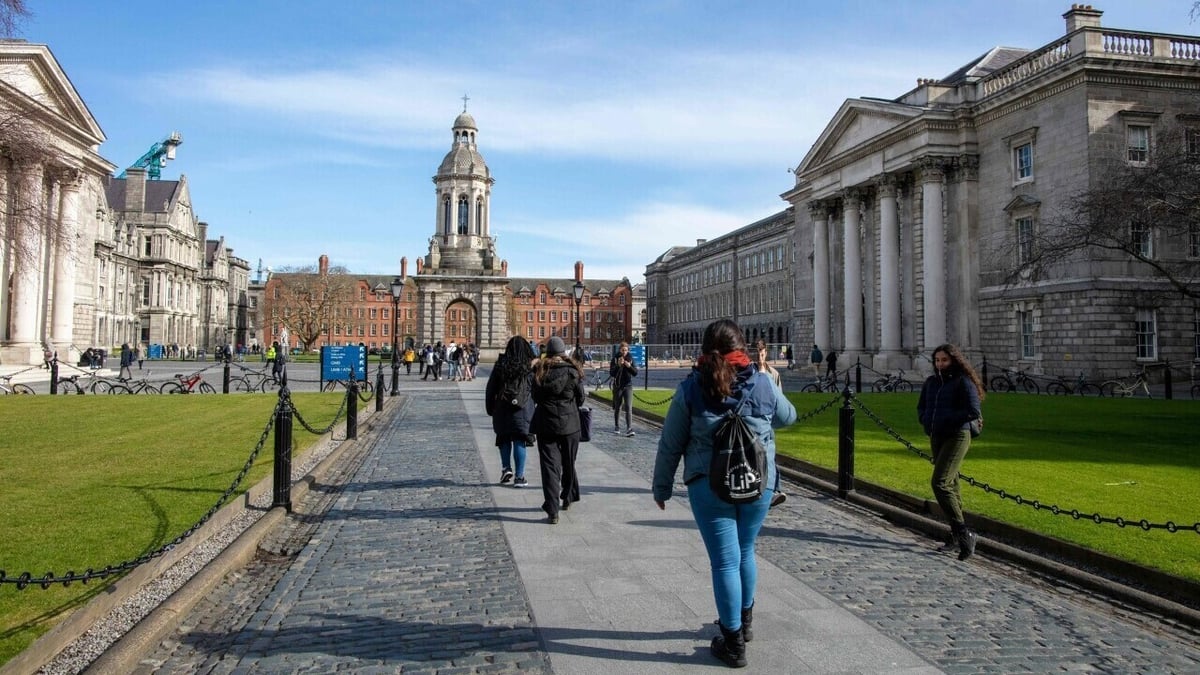 Trinity College advises students and staff to wear masks