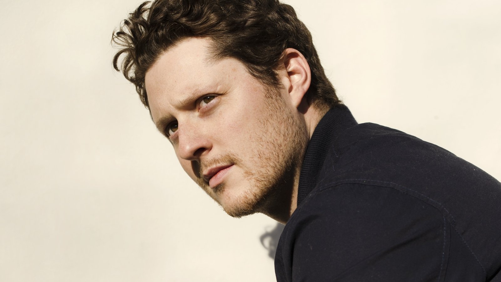 Watch Schitt's Creek actor Noah Reid releases new song