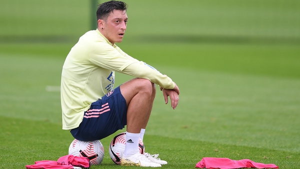 Mesut Ozil is eager to play in either Turkey or the US