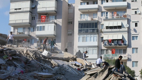 4 dead,120 injured as earthquake hits Turkey and Greece