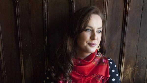 Edel Fox is one of the contributors to Faoiseamh