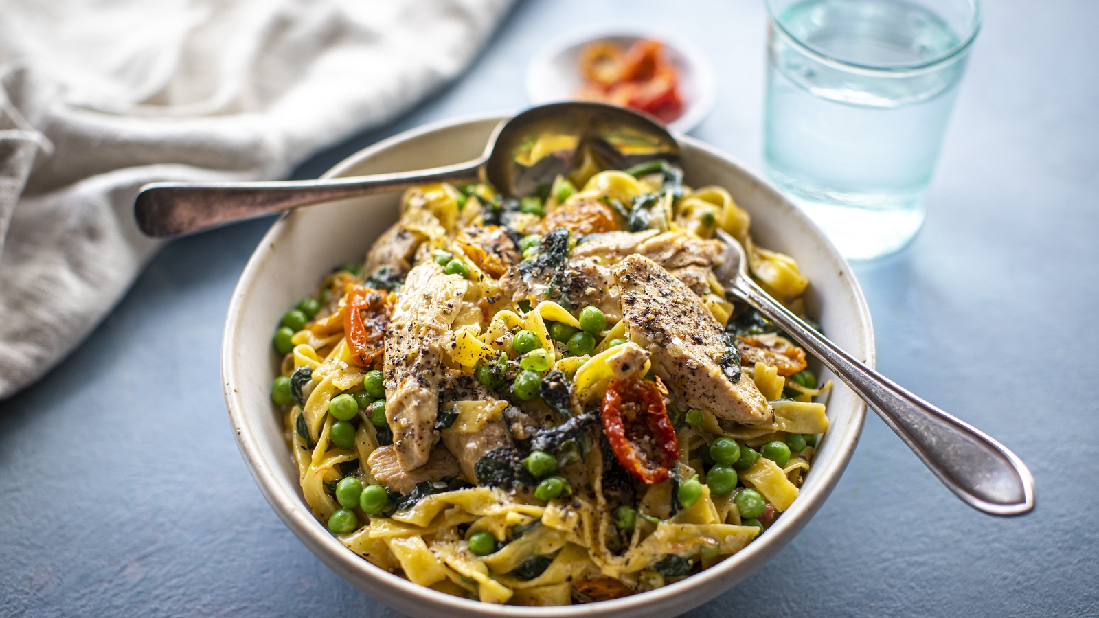 Donal's creamy spinach chicken pasta
