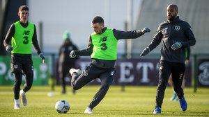 Troy Parrott (C) and David McGoldrick (R) training with the Republic of Ireland in November 2019