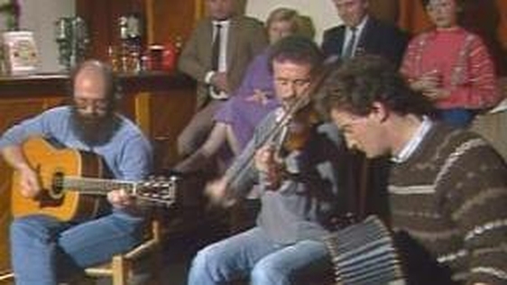 Matt Cranitch, Dave Hennessy and Mick Daly performing on 'The Mountain Lark' (1985)