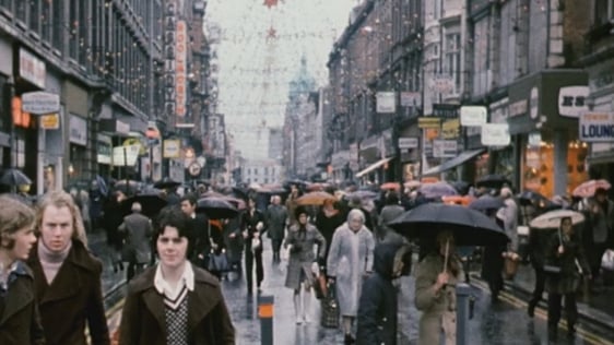 Dublin City Centre Shoppers (1975)