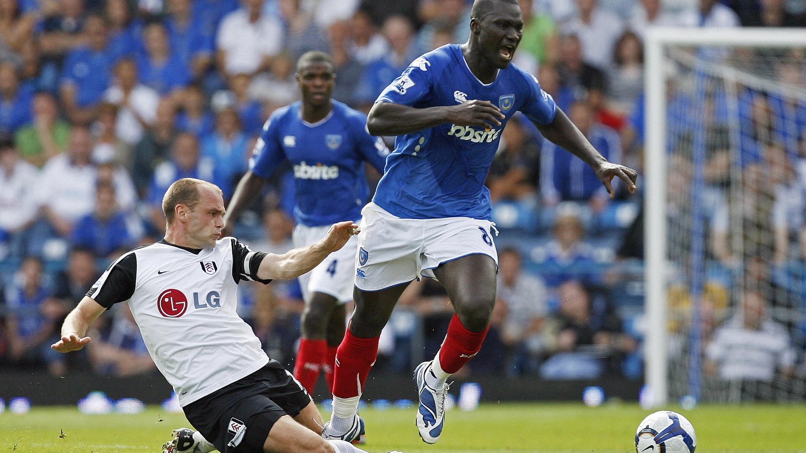 Papa Bouba Diop: Senegal World Cup star dies aged 42