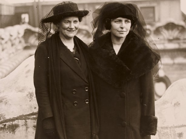 Mary (L) and Muriel (R) MacSwiney photographed at the Hotel St. Regis in New York where they are staying prior to their departure for Washington to testify before the American Committee on Ireland Photo: National Library of Ireland, NPA POLF150