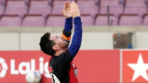 Lionel Messi pays tribute to Diego Maradona by revealing a Newell's Old Boys jersey