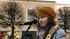 Molli Meaghan-Tresson busks in Wexford town to raise money for homeless charities