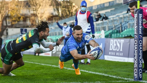 Dave Kearney dives over for Leinster's third try