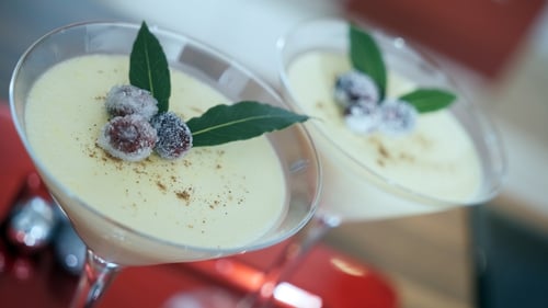I do love panna cotta and by adding the eggnog flavours to this recipe, it elevates to a whole new Yule tide tasting experience!