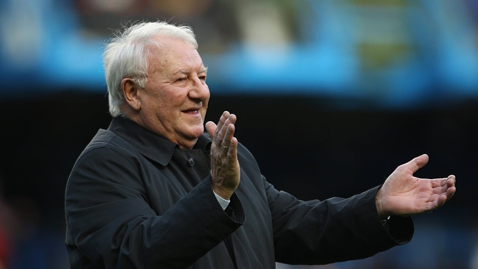 Former Man United boss Tommy Docherty dies, aged 92