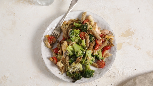 Each serving contains approximately 530 kcal.