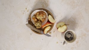 Oaty banana buns + 1 small piece of fruit such as an apple, kiwi or a mandarin.