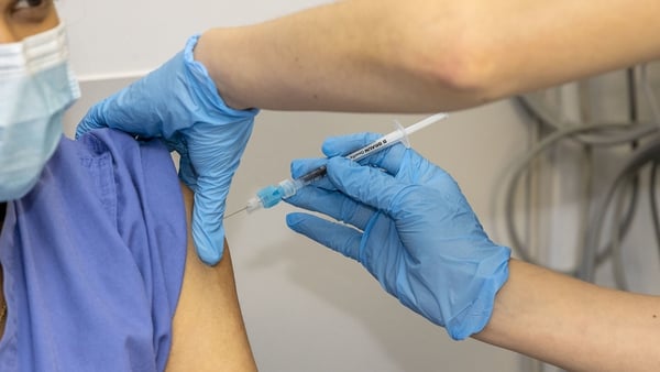 Anyone who has already received their first dose of the Covid vaccine will still receive their second dose as originally planned after 21 days (Pic: RollingNews.ie)