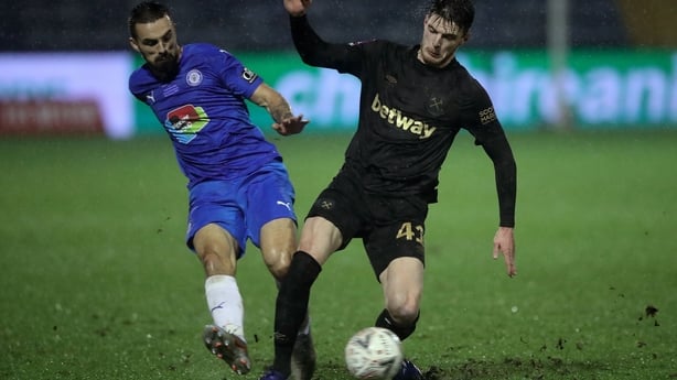 Англия национальная лига юг таблица Hammers leave it late to see off non-league Stockport