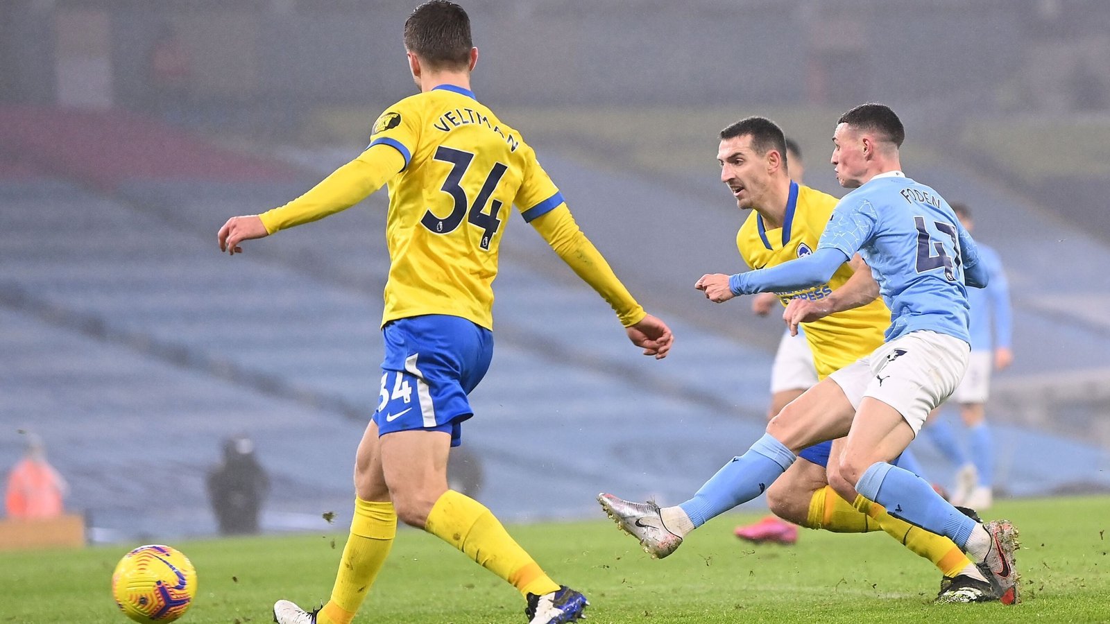 Phil Foden strikes to make Manchester City dominance count