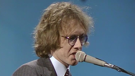Warren Zevon on The Late Late Show (1981)