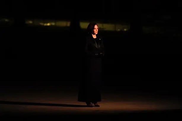Harris speaks at the Lincoln Memorial