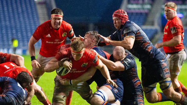 Gavin Coombes dives to score Munster's third try