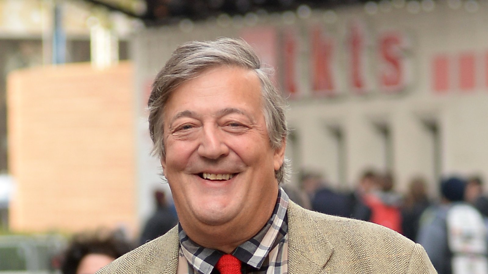 Stephen Fry to share cancer experiences in BBC podcast