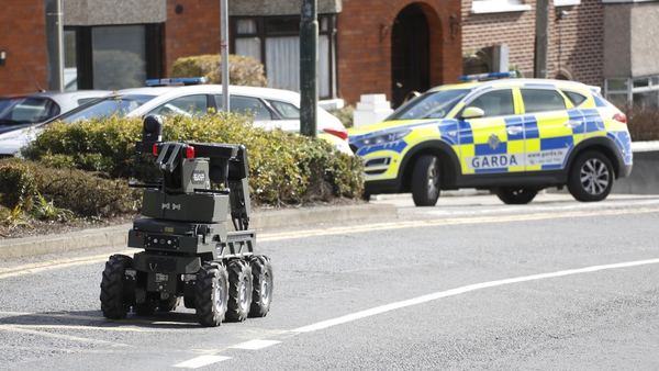An Army bomb disposal robot at the scene in Glasnevin (Pic: Rolling News)