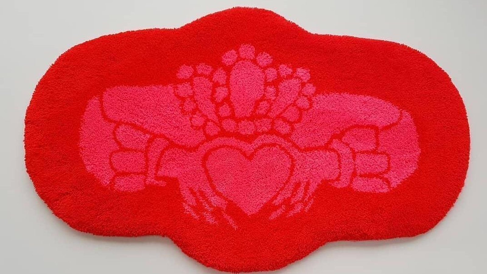 Rug tufting The TikTok trend reviving a traditional craft