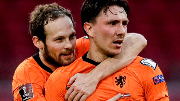 Steven Berghuis (right) celebrates with Daley Blind after scoring the Netherlands' first goal
