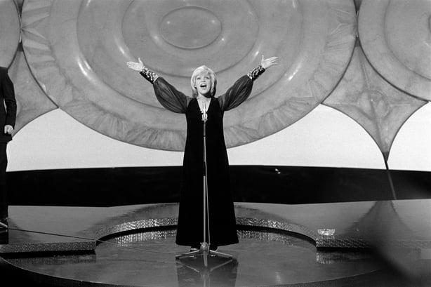 Séverine gana el Festival de Eurovisión (1971) Roy Bedell 2490_004