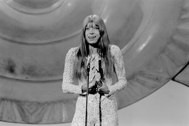 La alemana Katia Epstein en el Festival de la Canción de Eurovisión (1971) Roy Biddle 2109_080