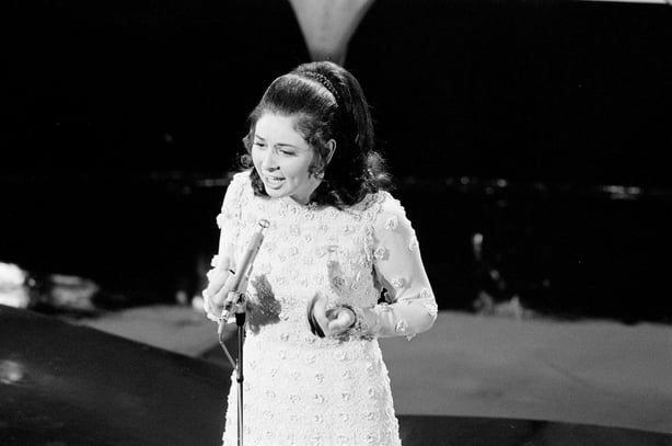 Angela Farrell vertegenwoordigde Ierland op het Eurovisie Songfestival (1971) 2110_014 