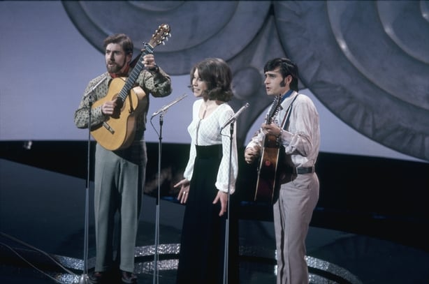 Peter, Sue y Marc representan a Suiza en el Festival de Eurovisión (1971) 4261_059