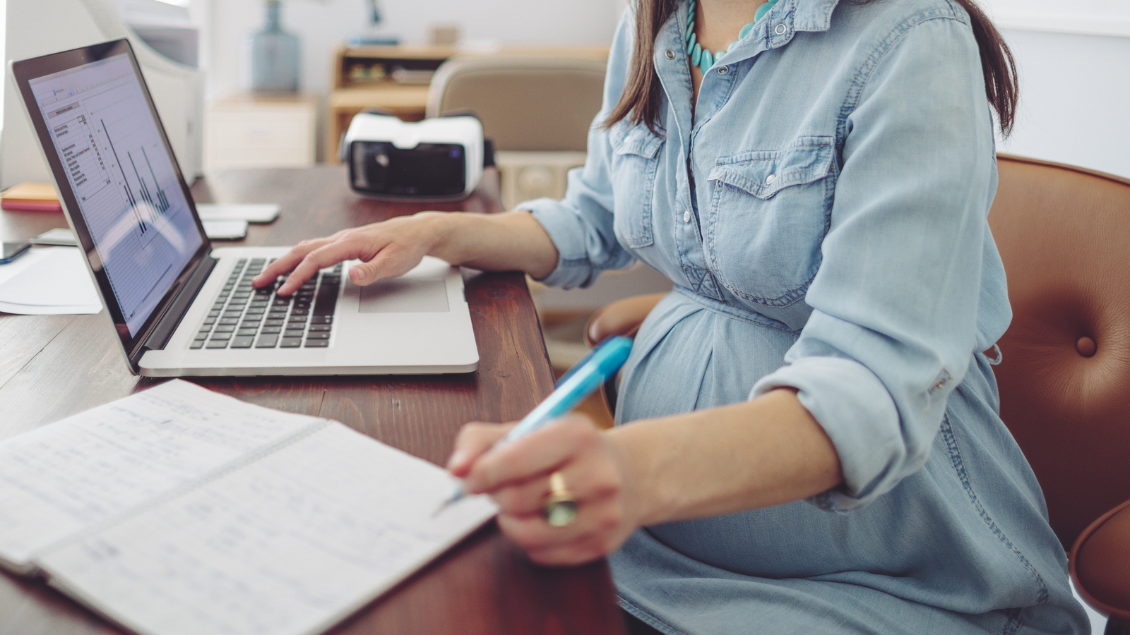 Call for pregnant teachers to continue remote working