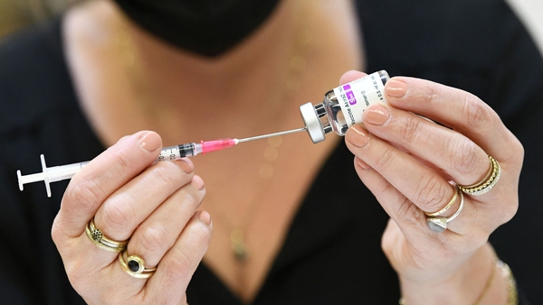 Mary Favier stressed that the benefits of the vaccine still outweigh the risks