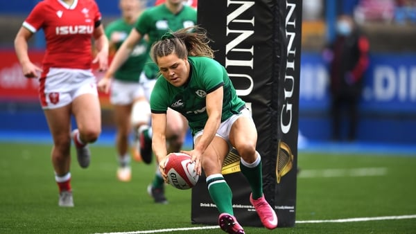 Béibhinn Parsons scoring her first try against Wales