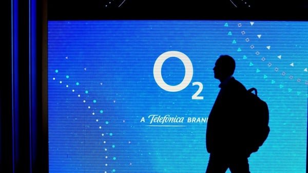 A merger between broadband company Virgin Media and Telefonica's UK mobile network O2 has been provisionally cleared