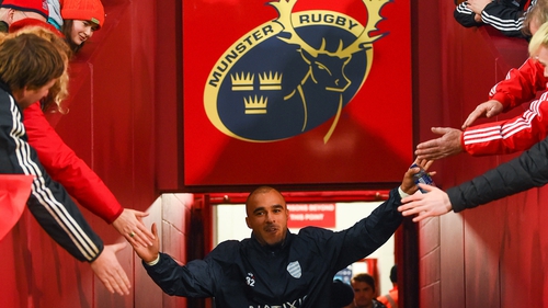 Simon Zebo greeted by supporters prior to the Heineken Champions Cup match between Munster and Racing 92 at Thomond Park in 2019