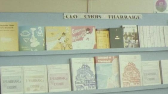 Books published by Cló Chois Fharraige (1976)